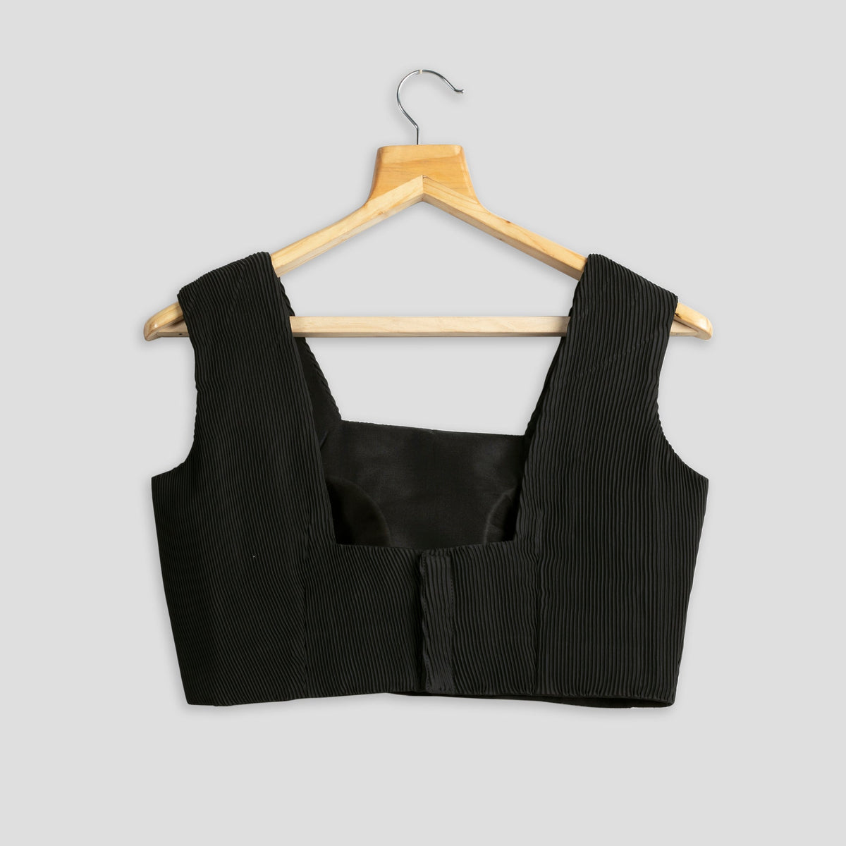 Blusa plisada negra