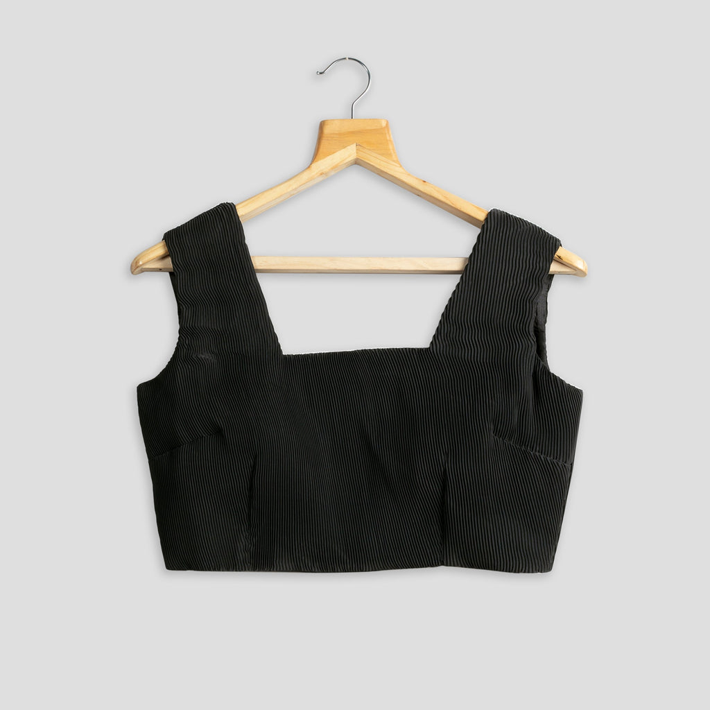 Blusa plisada negra