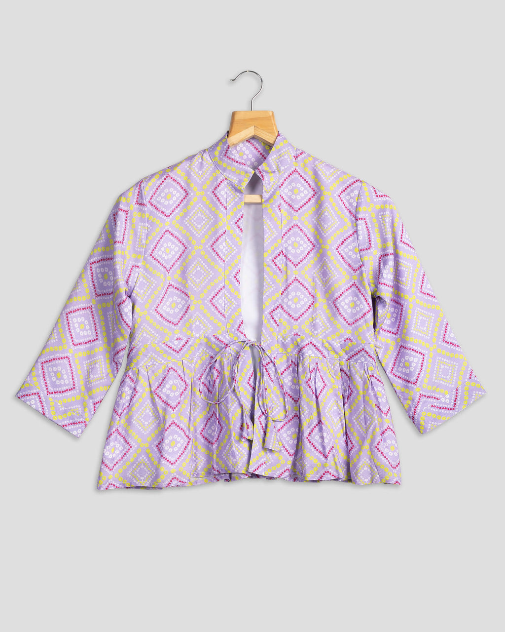 Chaqueta de mujer morada Bandhani con volante