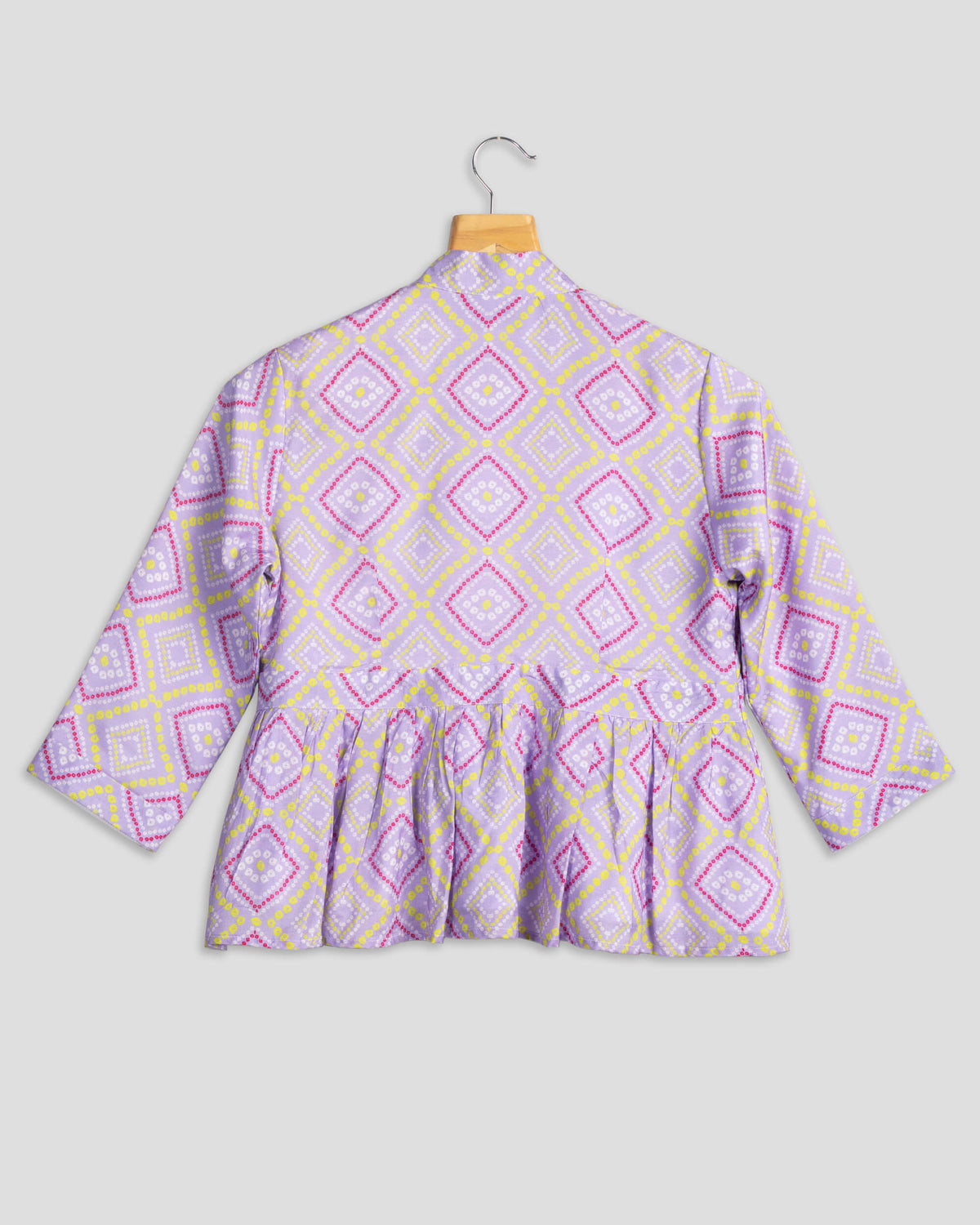 Chaqueta de mujer morada Bandhani con volante