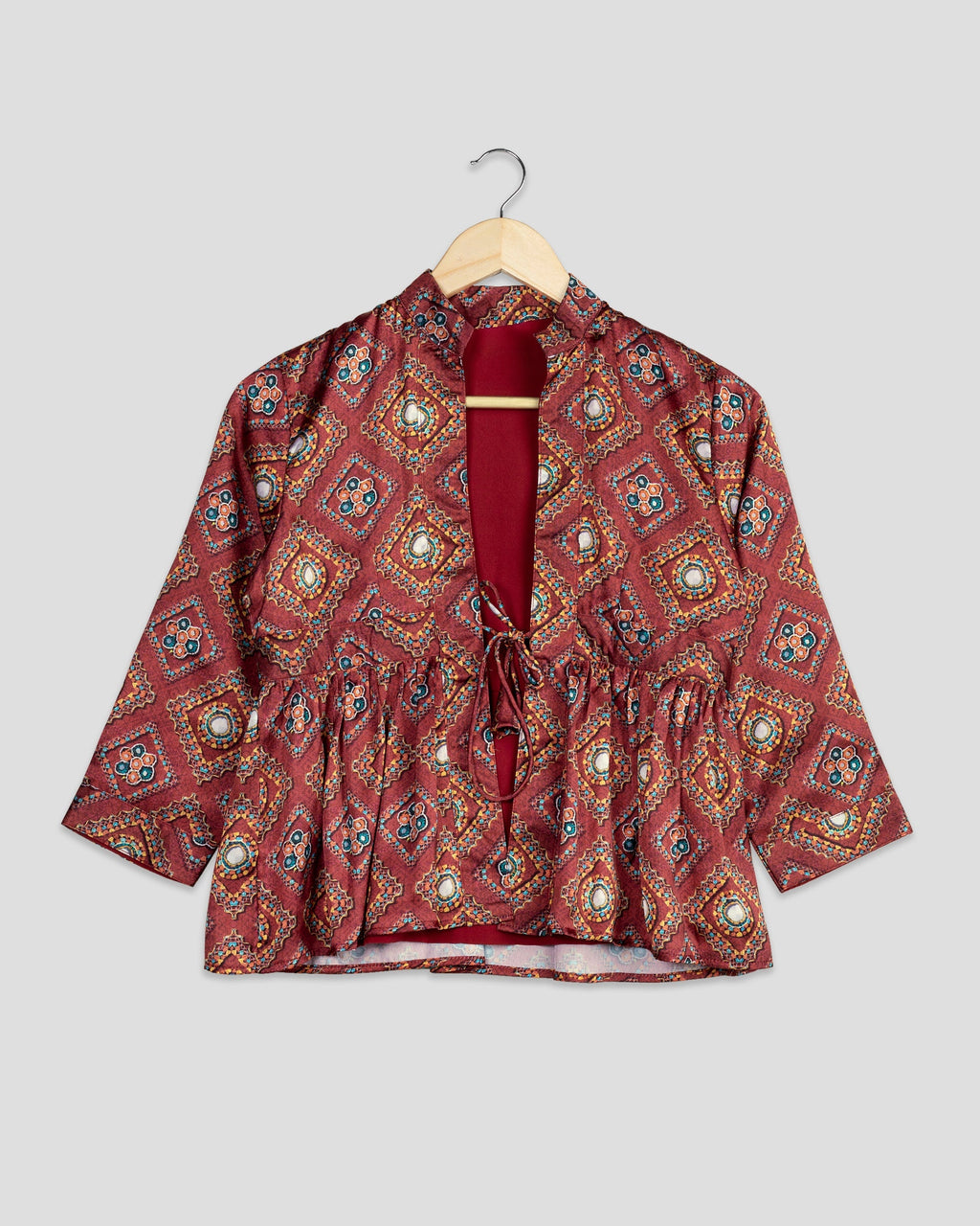 Chaqueta de mujer granate con estampado Gamthi