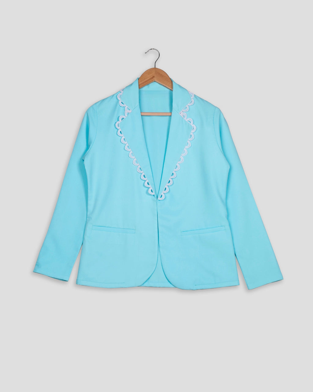 Chaqueta de mujer azul cielo de crepé Butter