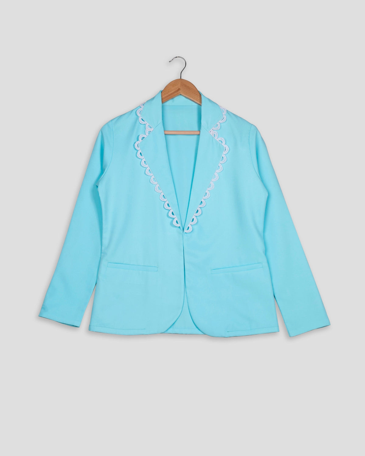 Chaqueta de mujer azul cielo de crepé Butter