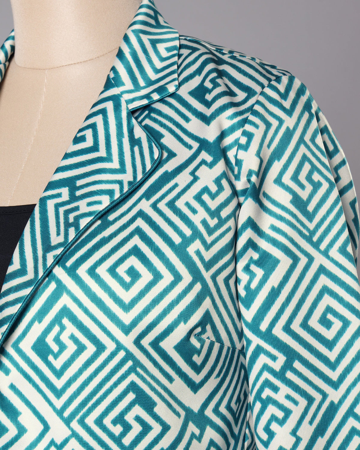 Chaqueta mini azul bebé con estampado chevrón